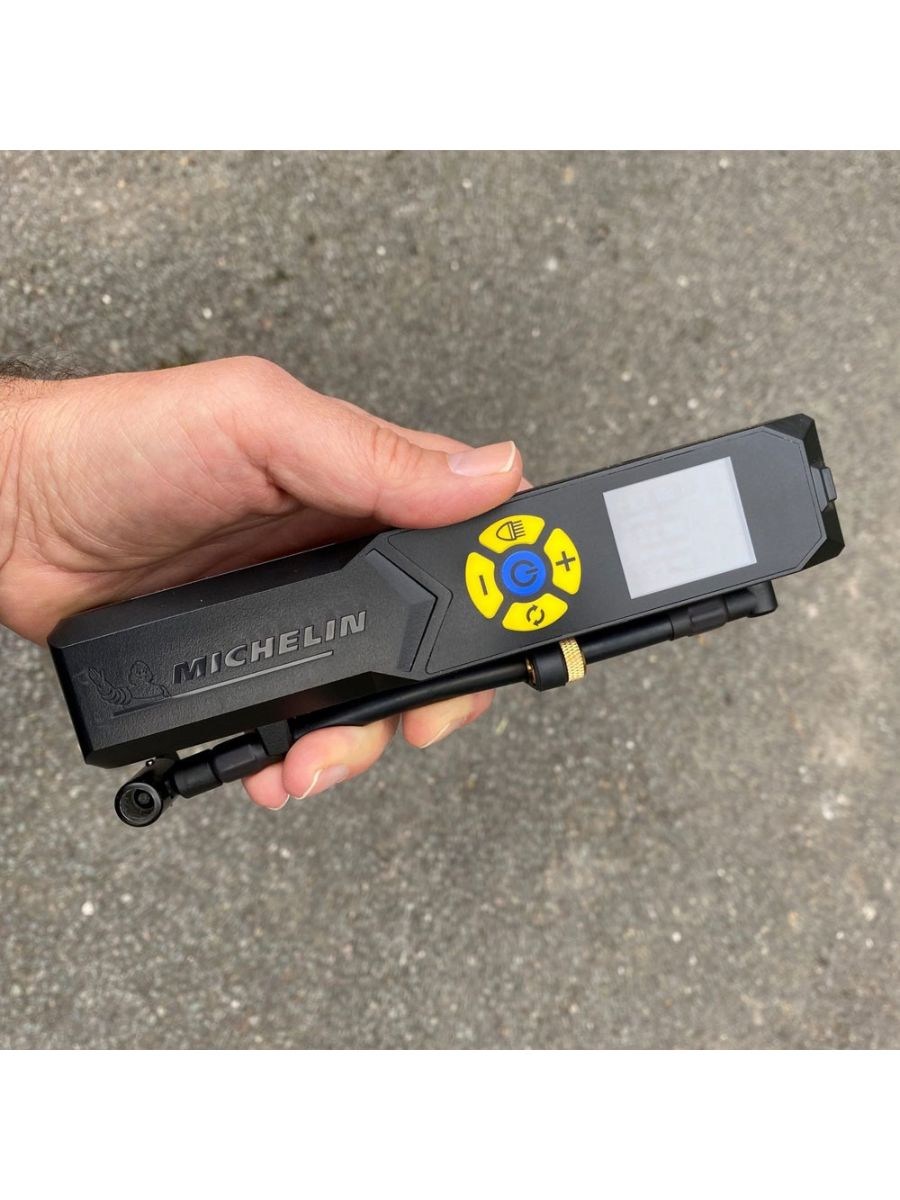 Компресор за гуми акумулаторен MICHELIN Top Up mini