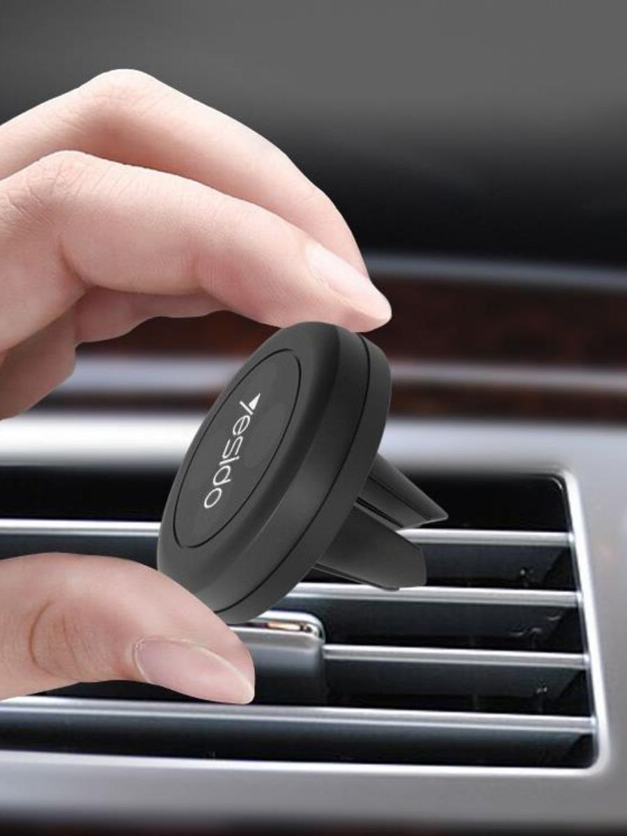 Магнитна стойка за телефон в колата