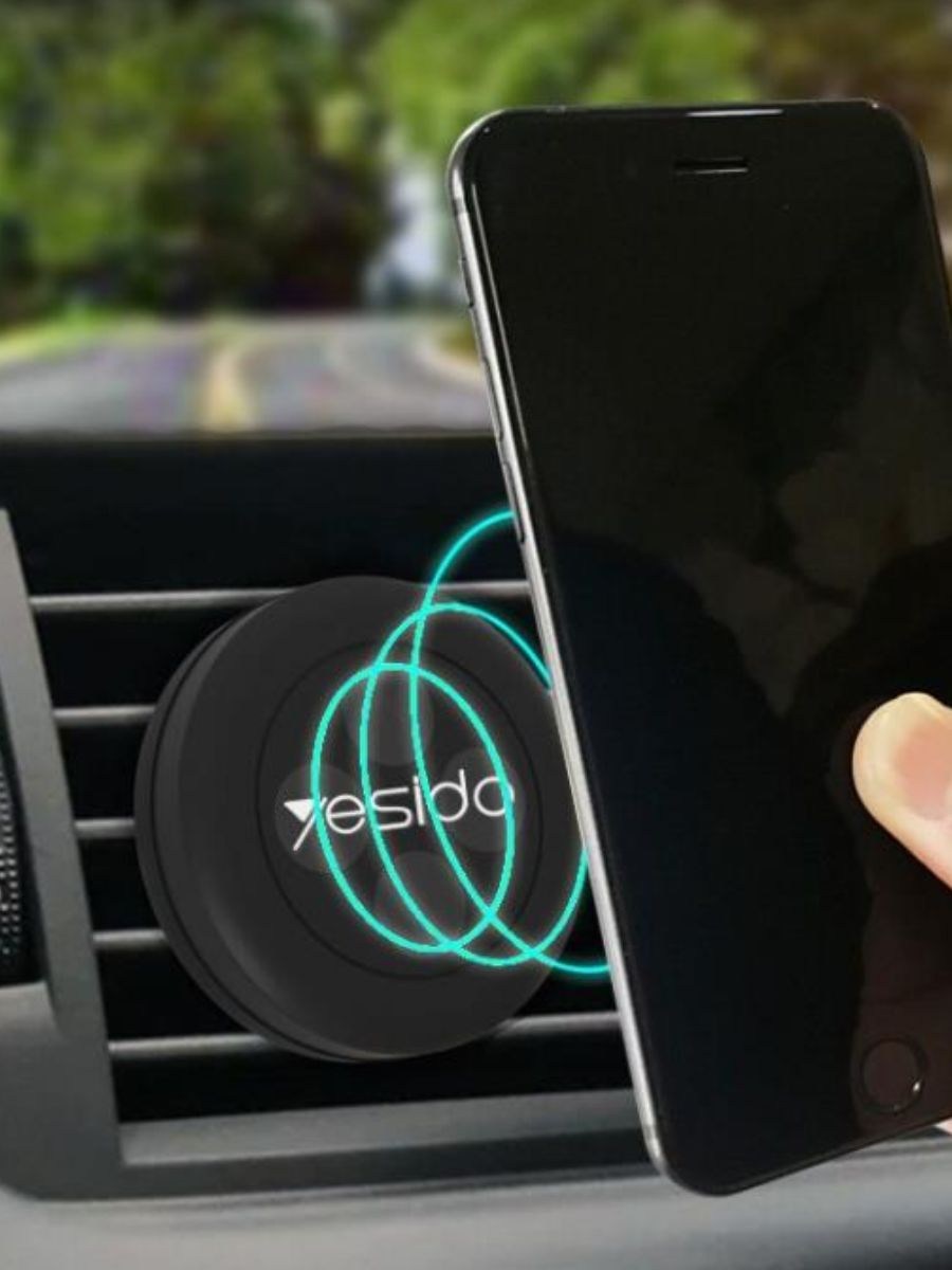 Магнитна стойка за телефон в колата