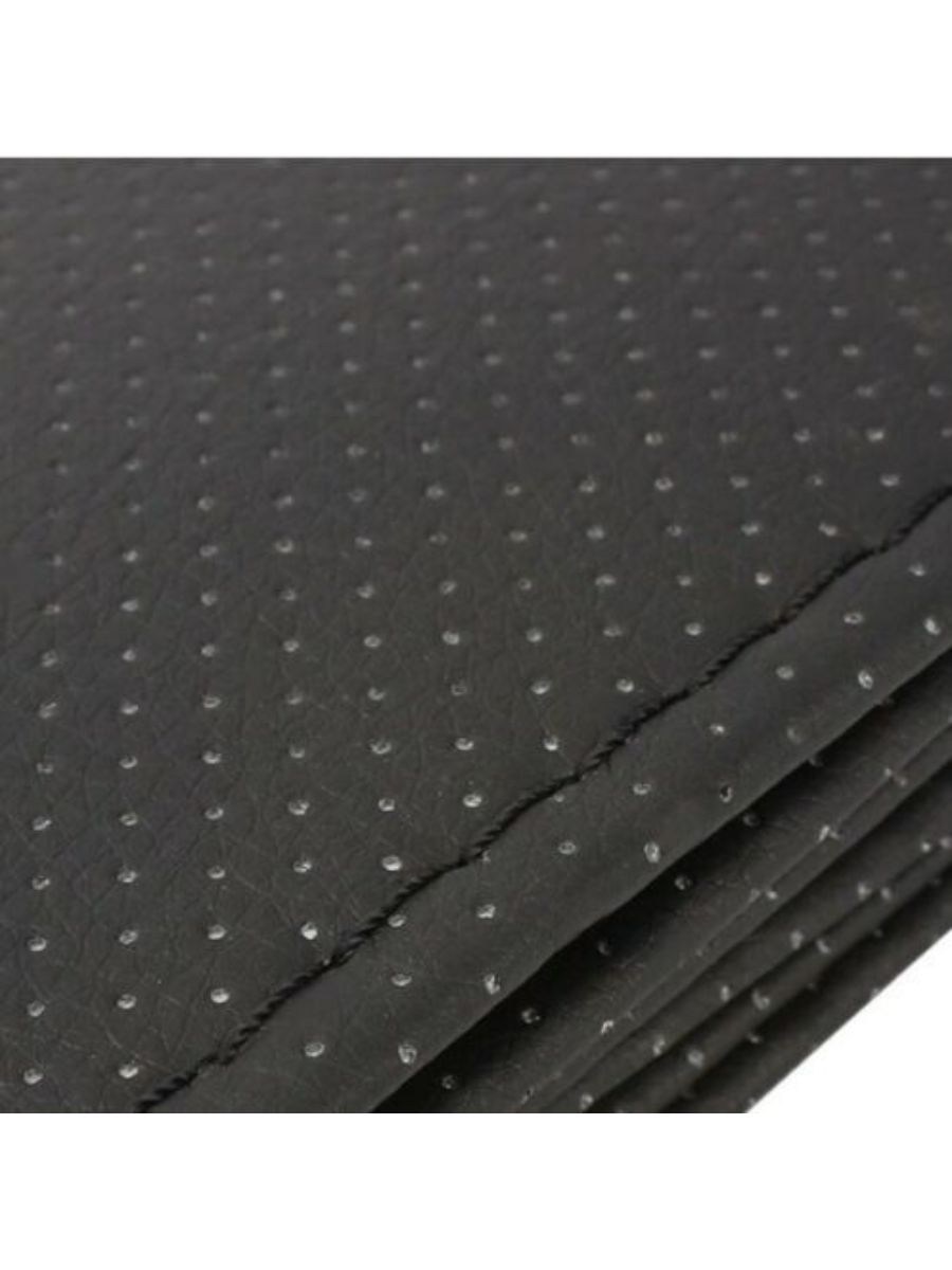 Перфориран кожен калъф за волан тип &#34;заший си сам&#34; - размер М 37-38 см