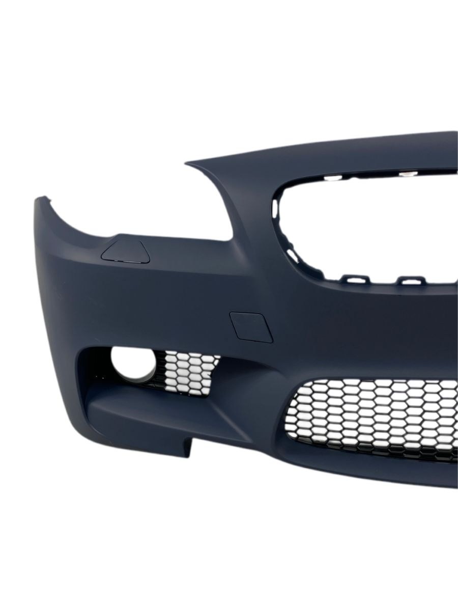 Предна броня за BMW F10 / F11 (2010-2014) - M5 дизайн с отвори за парктроник и отвори за халогени 